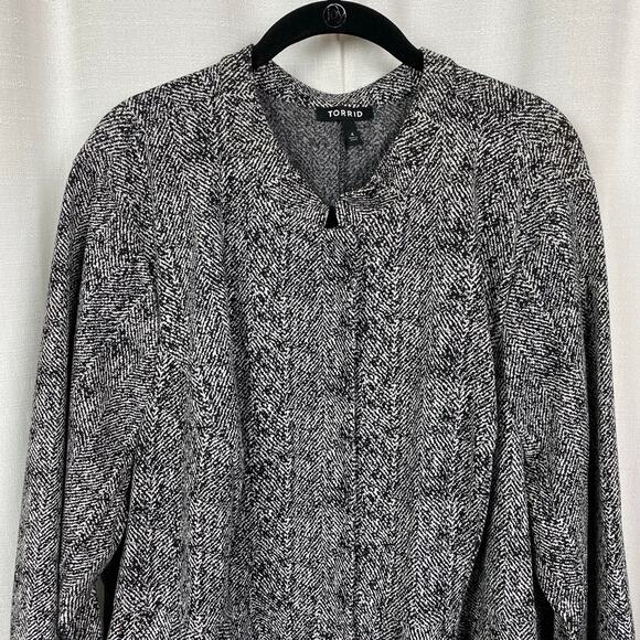 Torrid Black&White Chevron Peplum Jacket Sz.4 - Picture 7 of 16